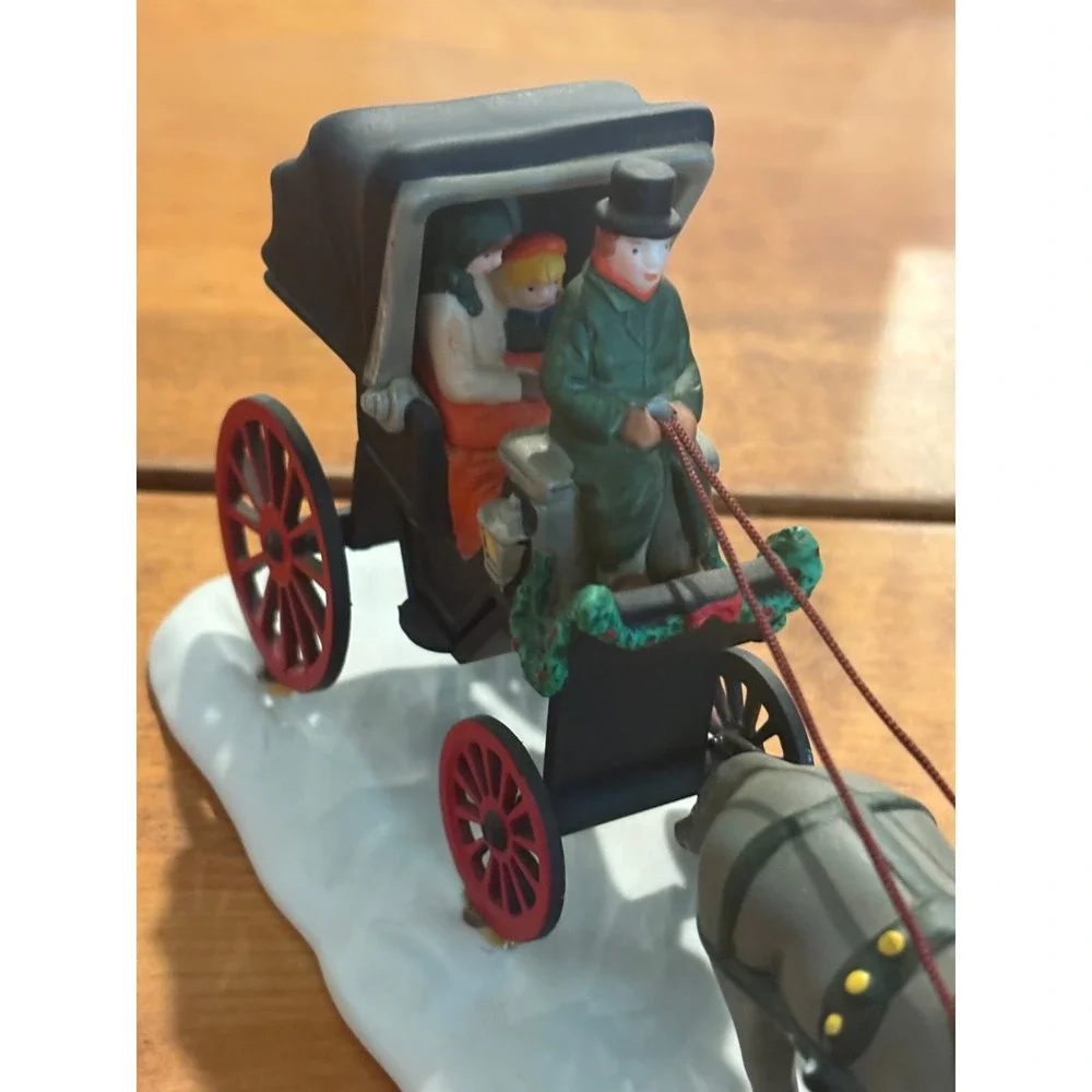 Dept 56 Central Park Carriage Heritage Village Collection 5979-0 Porcelain Multi